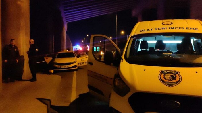 Kocaeli'de bir kişi takside silahla vurulmuş halde ölü bulundu