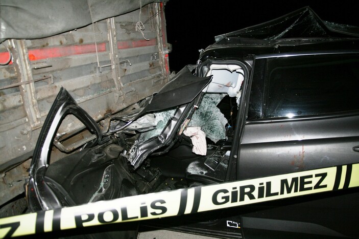 Konya'da otomobille tır çarpıştı: 2 yaralı