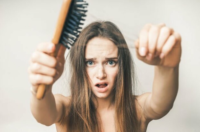 Islak saçı taramak saç dökülmesine yol açar mı? Saç dökülmesi nasıl önlenir?