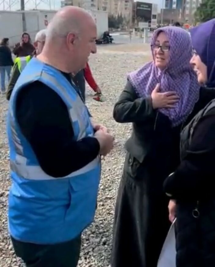Kahramanmaraş'ta depremzede kadın duygulandırdı: Herkes gitti, sadece devletimiz kaldı