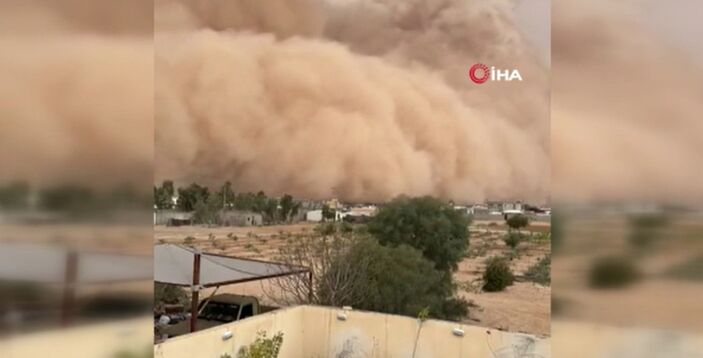 Suudi Arabistan'da kum fırtınası etkili oldu