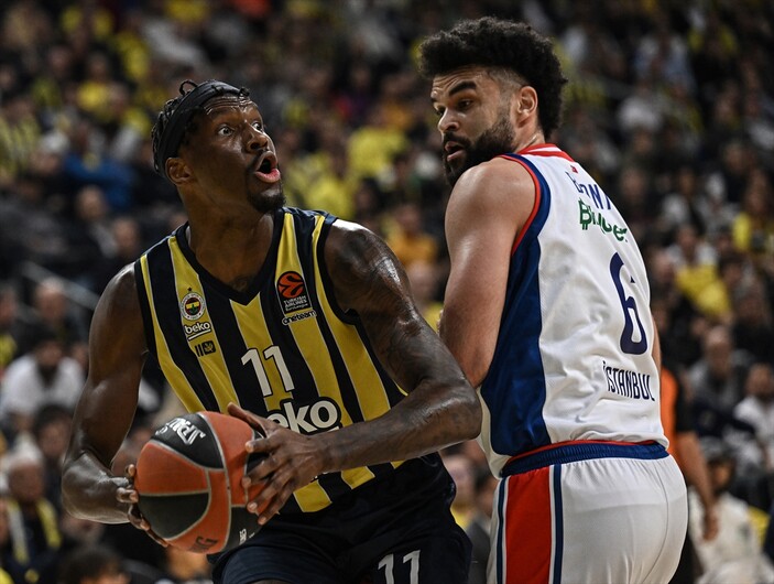 Fenerbahçe, Nigel Hayes-Davis'in sözleşmesini uzattı
